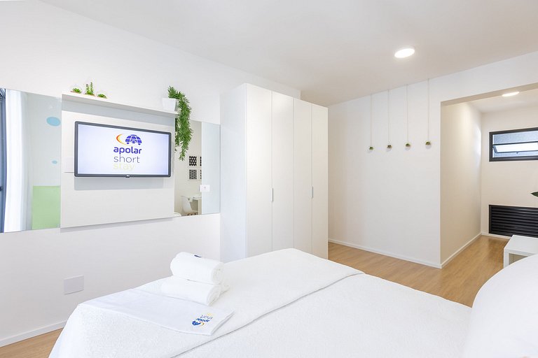 Studio Espaçoso com Sacada no Centro | Próximo ao Shopping I
