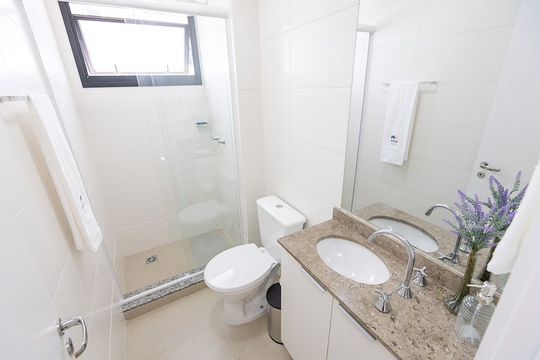 Studio Espaçoso com Sacada no Centro | Próximo ao Shopping I
