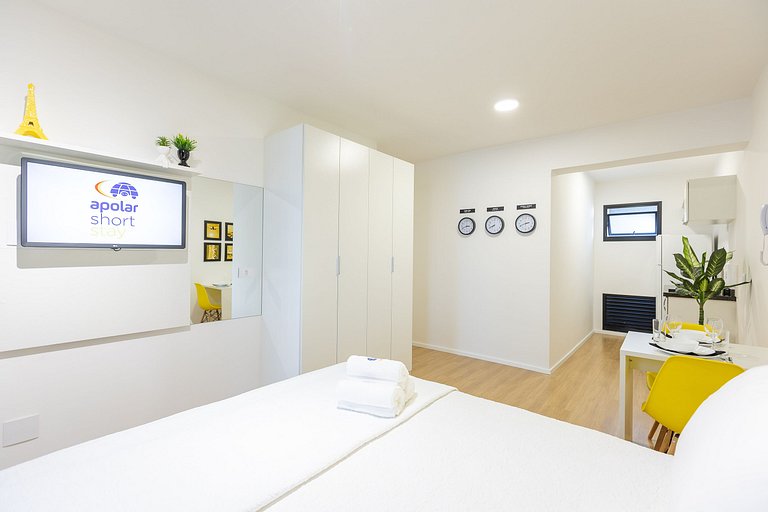 Studio com sacada no centro - Próximo ao Shopping Itália