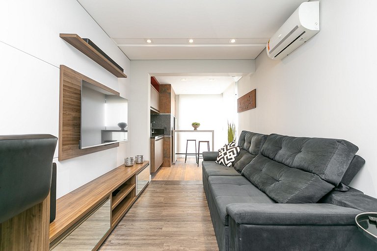 Apartamento com sacada e churrasqueira no Bigorrilho