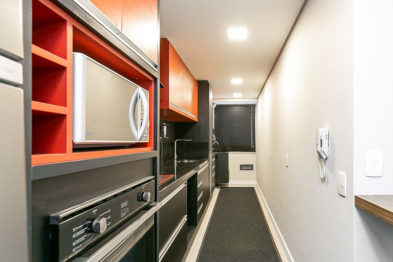 Apartamento com sacada e churrasqueira no Bigorrilho