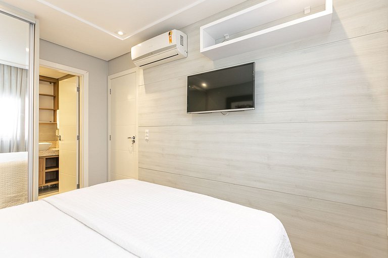 Apartamento com sacada e churrasqueira no Bigorrilho