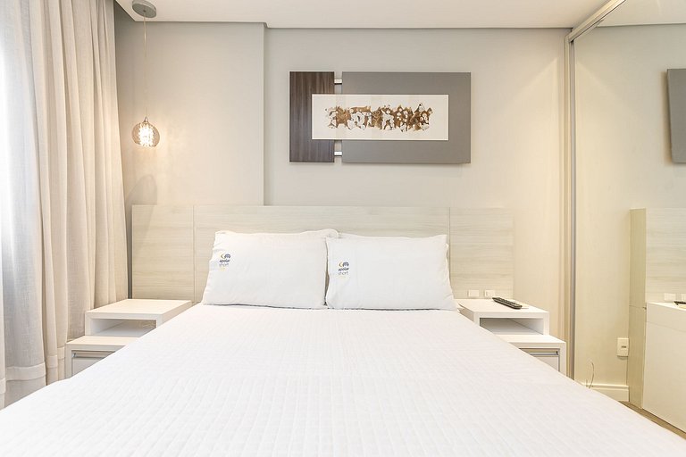 Apartamento com sacada e churrasqueira no Bigorrilho