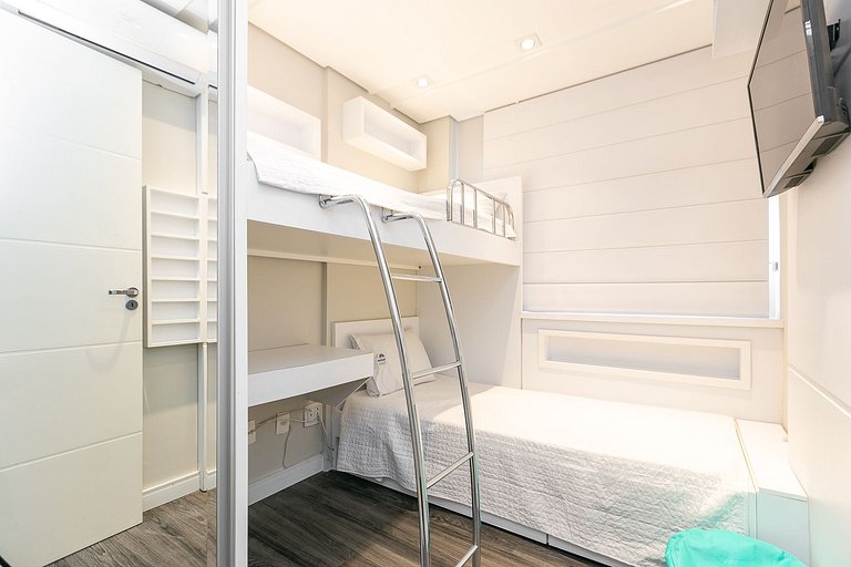 Apartamento com sacada e churrasqueira no Bigorrilho
