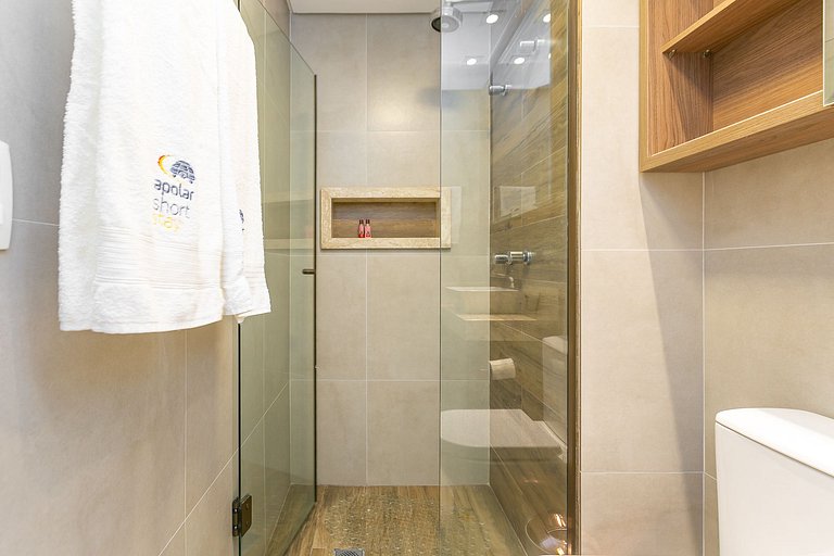 Apartamento com sacada e churrasqueira no Bigorrilho