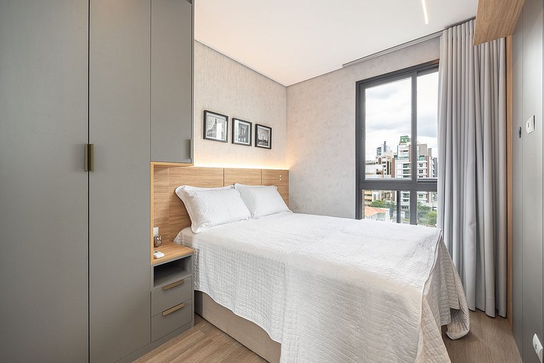 Apartamento com Sacada no Centro, próximo ao mercado municip