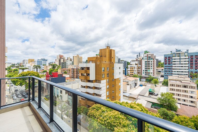 Apartamento com Sacada no Centro, próximo ao mercado municip