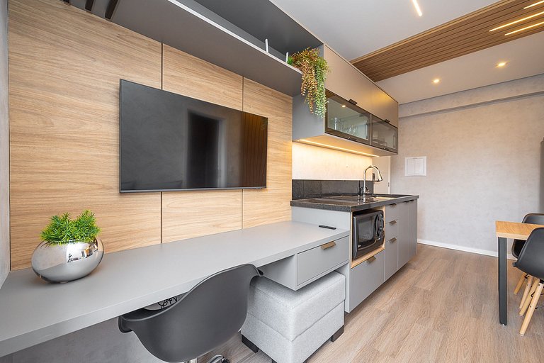 Apartamento com Sacada no Centro, próximo ao mercado municip