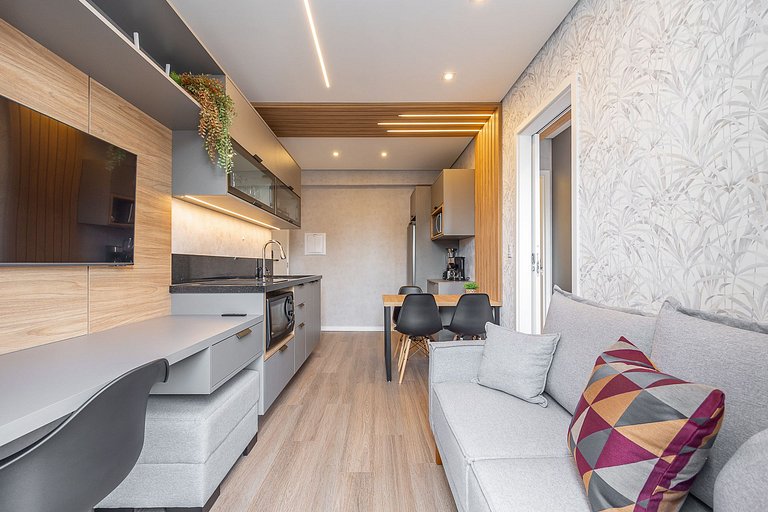 Apartamento com Sacada no Centro, próximo ao mercado municip