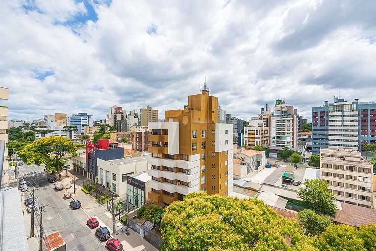 Apartamento com Sacada no Centro, próximo ao mercado municip