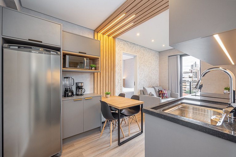 Apartamento com Sacada no Centro, próximo ao mercado municip