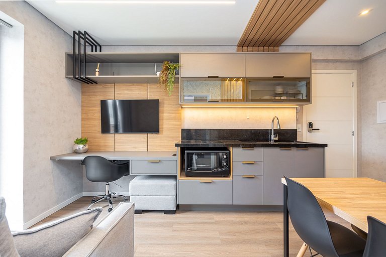 Apartamento com Sacada no Centro, próximo ao mercado municip