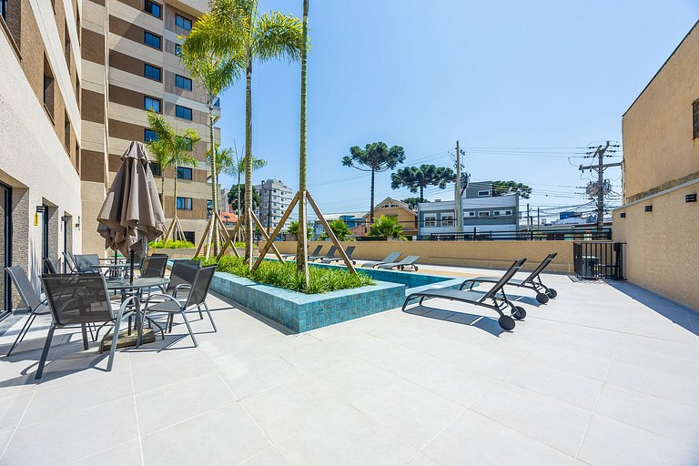 Studio Duplex finamente decorado em Curitiba, à 400m do Shop