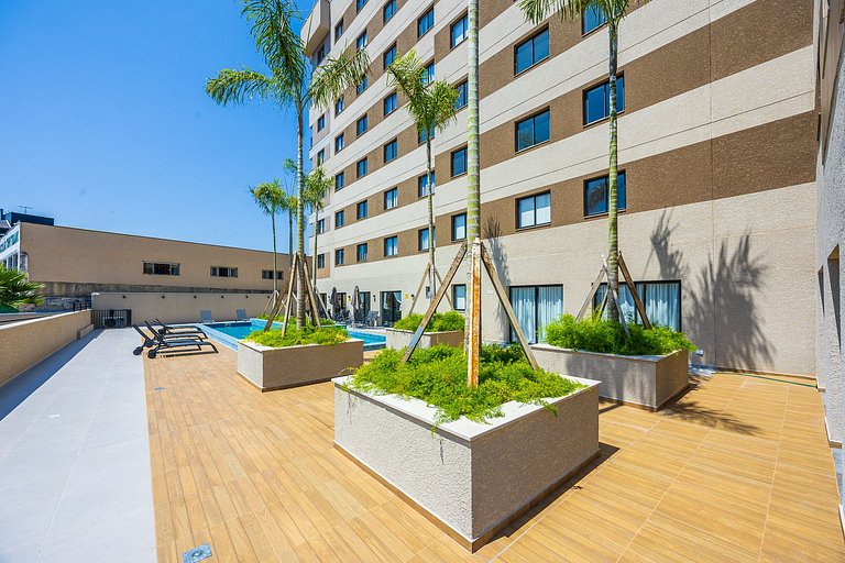 Studio Duplex finamente decorado em Curitiba, à 400m do Shop