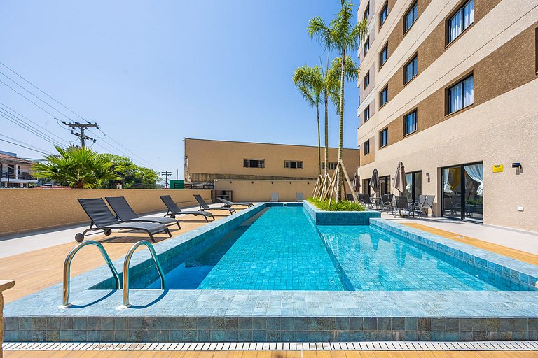 Studio Duplex finamente decorado em Curitiba, à 400m do Shop