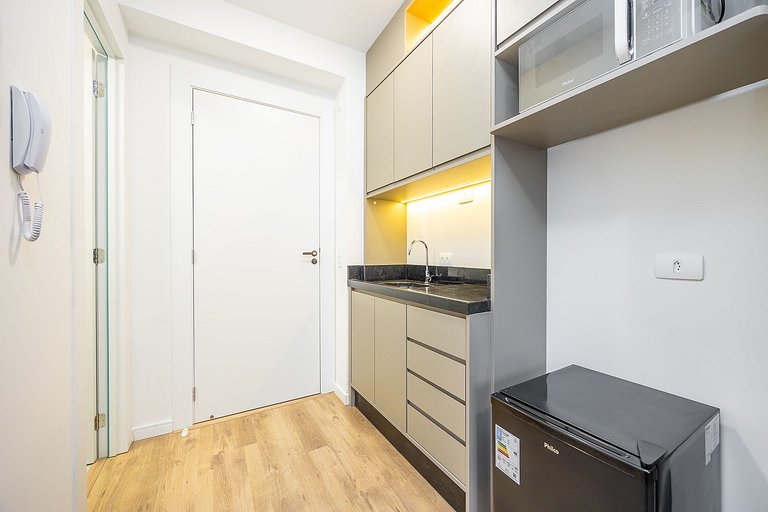 Apartamento finamente decorado no Novo Mundo l Prox. ao Shop
