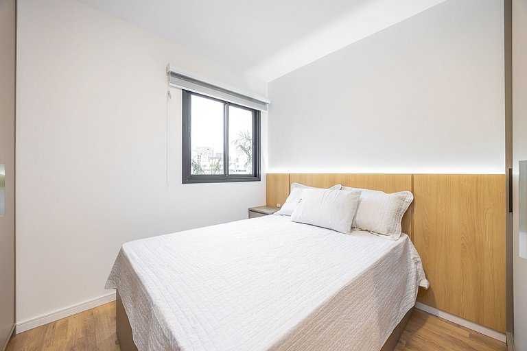 Apartamento finamente decorado no Novo Mundo l Prox. ao Shop