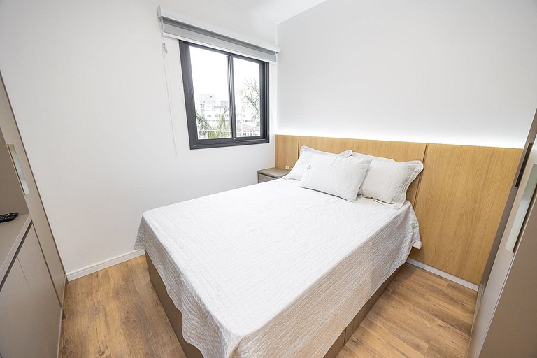 Apartamento finamente decorado no Novo Mundo l Prox. ao Shop