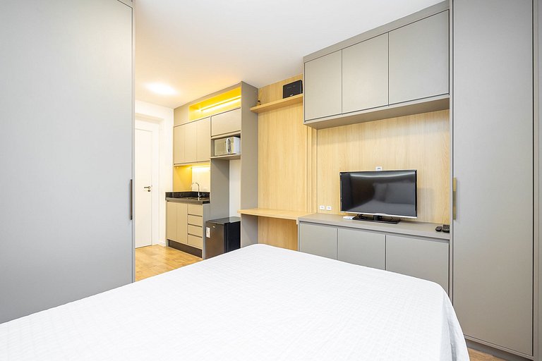 Apartamento finamente decorado no Novo Mundo l Prox. ao Shop
