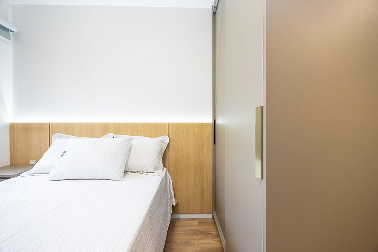 Apartamento finamente decorado no Novo Mundo l Prox. ao Shop