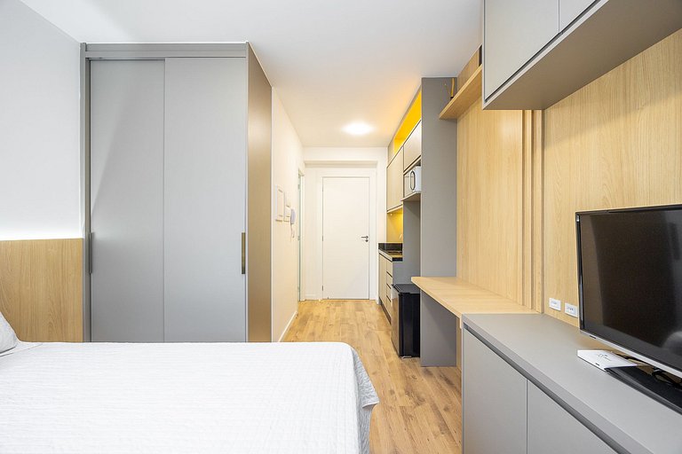 Apartamento finamente decorado no Novo Mundo l Prox. ao Shop