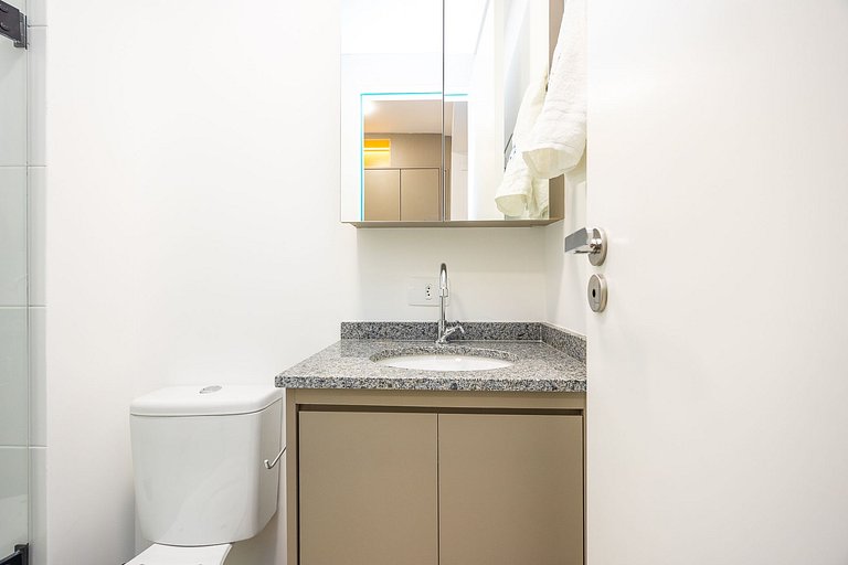 Apartamento finamente decorado no Novo Mundo l Prox. ao Shop