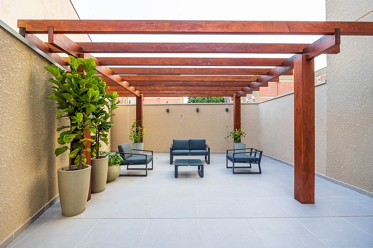 Apartamento finamente decorado no Novo Mundo l Prox. ao Shop