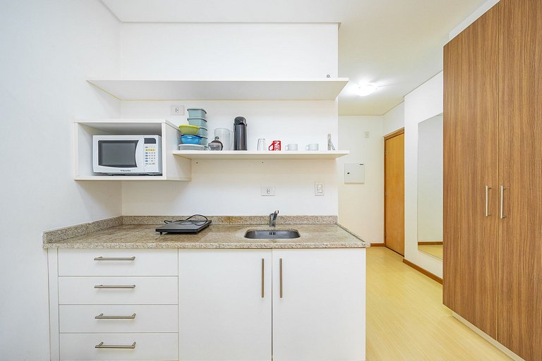Apartamento finamente decorado, no Centro de Curitiba, até 2