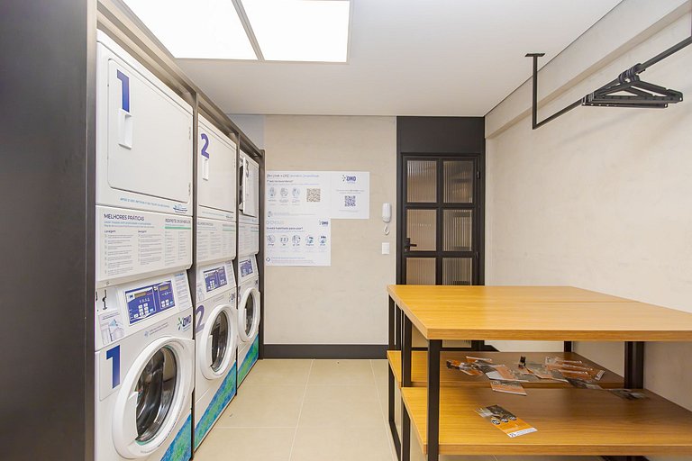 Studio localizado no centro, próximo ao mercado municipal
