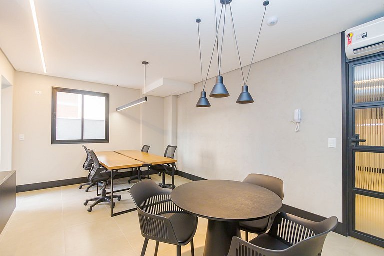 Studio localizado no centro, próximo ao mercado municipal