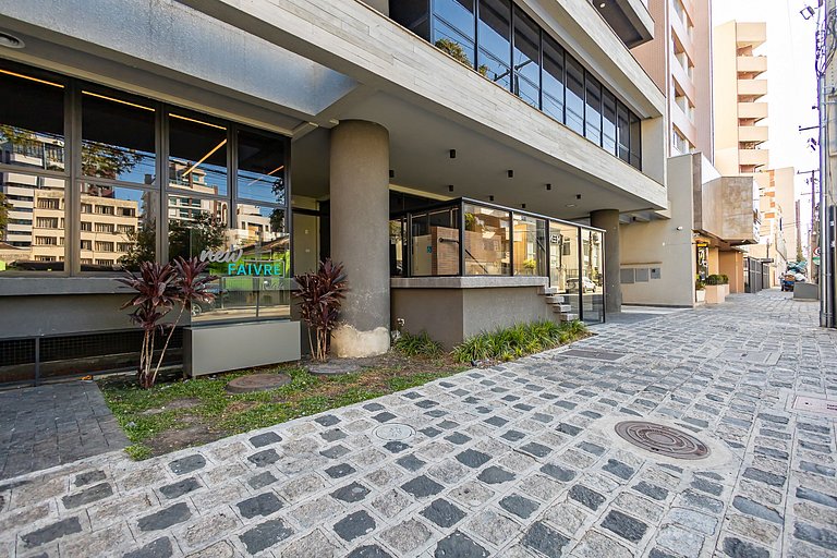 Studio localizado no centro, próximo ao mercado municipal