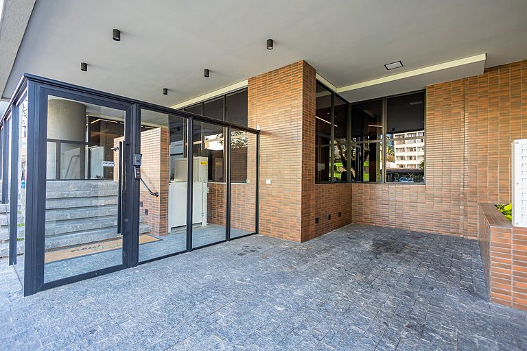 Studio localizado no centro, próximo ao mercado municipal