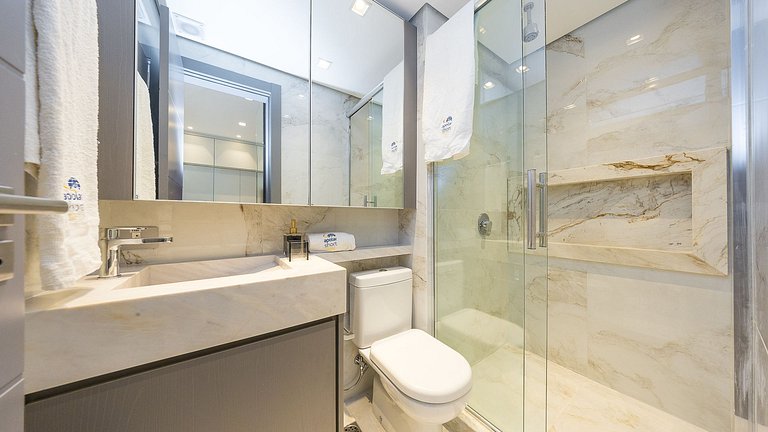 Apartamento 1 quarto mobiliado no Batel com vaga e excelente