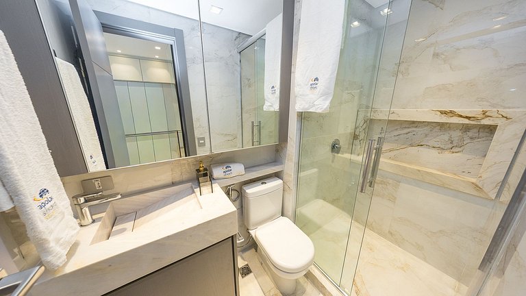Apartamento 1 quarto mobiliado no Batel com vaga e excelente