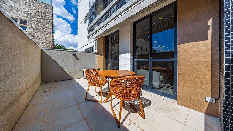 Apartamento 1 quarto mobiliado no Batel com vaga e excelente