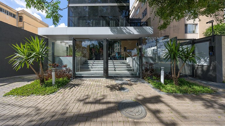 Apartamento 1 quarto mobiliado no Batel com vaga e excelente