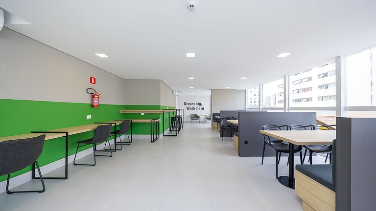 Apartamento Mobiliado no Centro com Wi-Fi e Lazer Completo