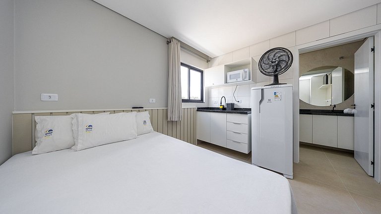 Apartamento compacto e completo com Wi-Fi e utilidades inclu