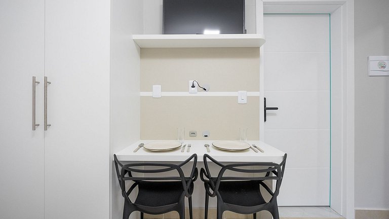 Studio moderno e decorado no Rebouças – pronto para morar