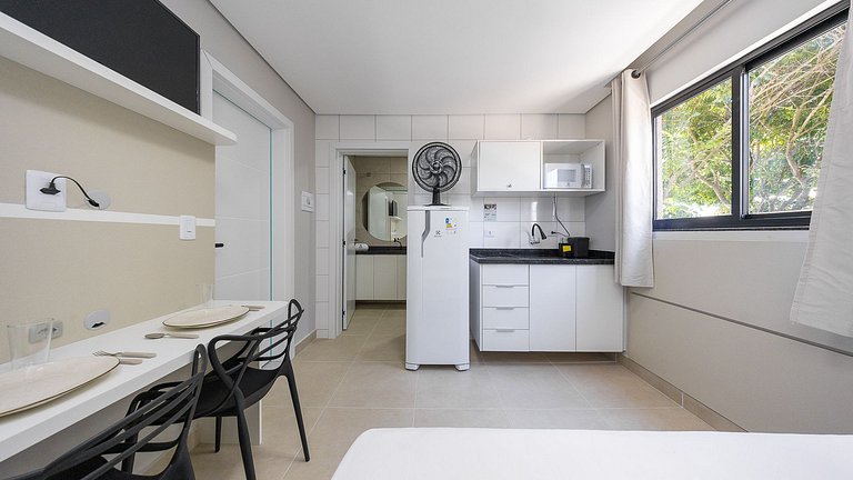 Studio moderno e decorado no Rebouças – pronto para morar