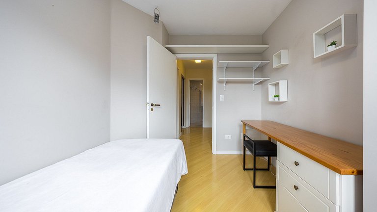 Apartamento 2 Quartos e 1 Suíte Finamente Decorado no Bigorr