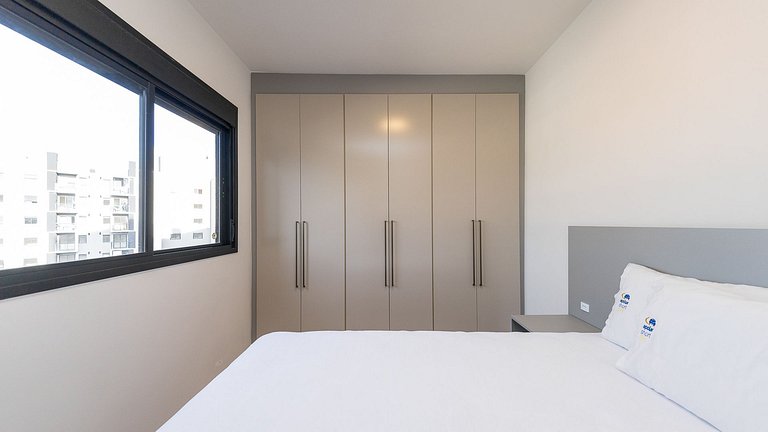 Apartamento 2 Quartos Finamente Decorado no Hauer – Completo