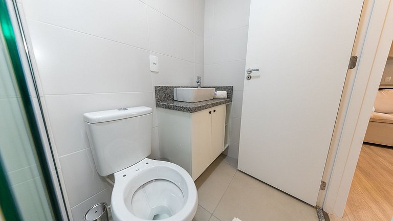 Apartamento 2 Quartos Finamente Decorado no Hauer – Completo