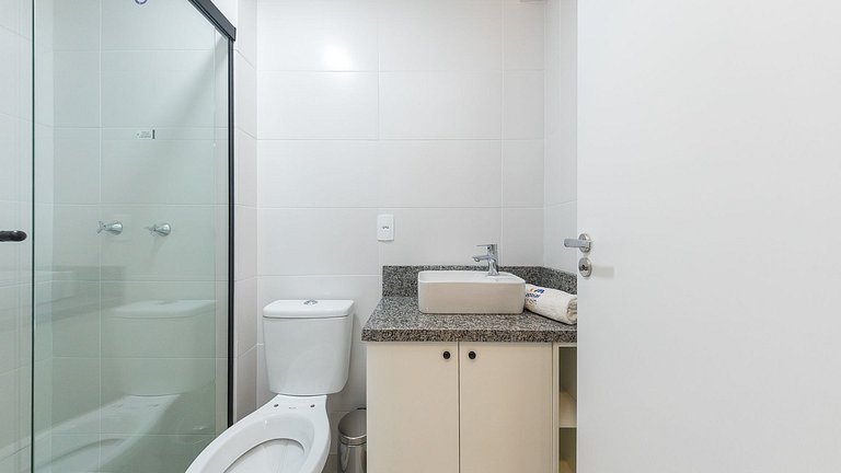 Apartamento 2 Quartos Finamente Decorado no Hauer – Completo