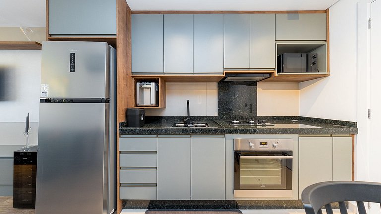 Studio de Alto Padrão no Centro – Totalmente Mobiliado, com