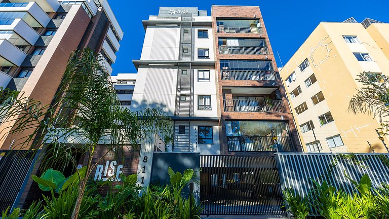 Apartamento Mobiliado com 1 Quarto e Garagem no Água Verde
