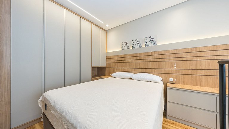 Apartamento Mobiliado com 1 Quarto e Garagem no Água Verde