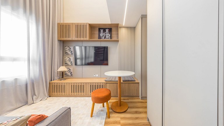 Apartamento Mobiliado com 1 Quarto e Garagem no Água Verde