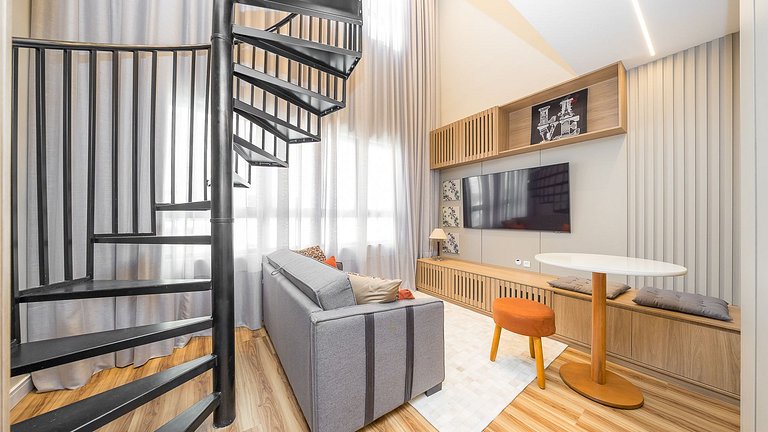 Apartamento Mobiliado com 1 Quarto e Garagem no Água Verde