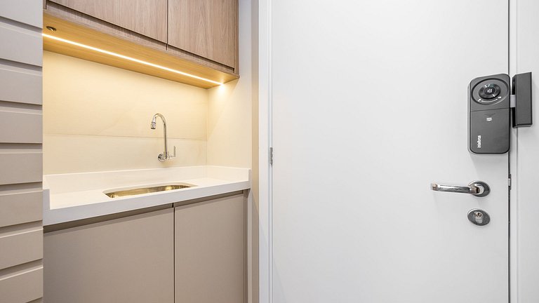 Apartamento Mobiliado com 1 Quarto e Garagem no Água Verde